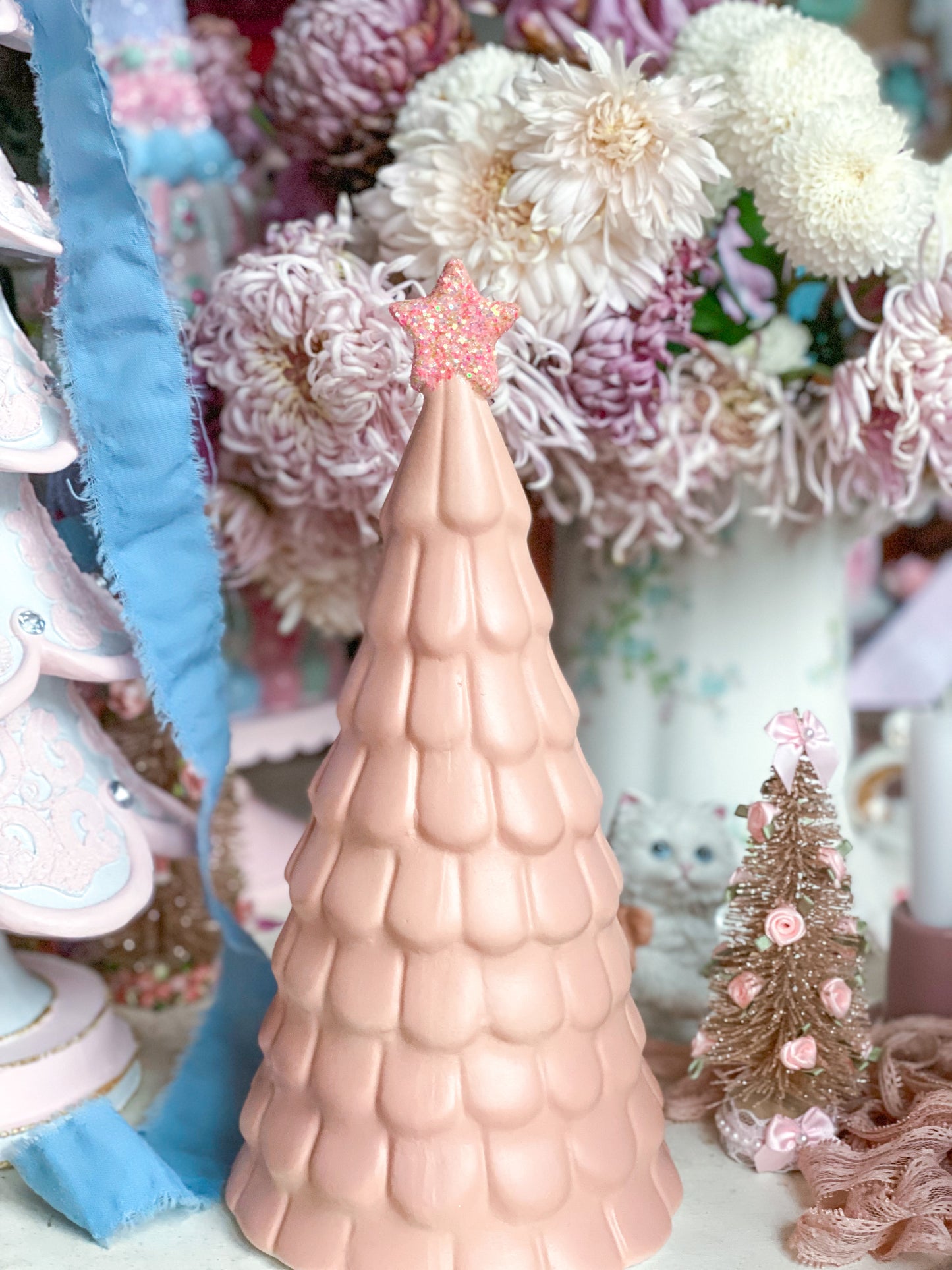 Árbol de iluminación LED Blush Pink a medida con Peach Bellini Glitter Star en la parte superior