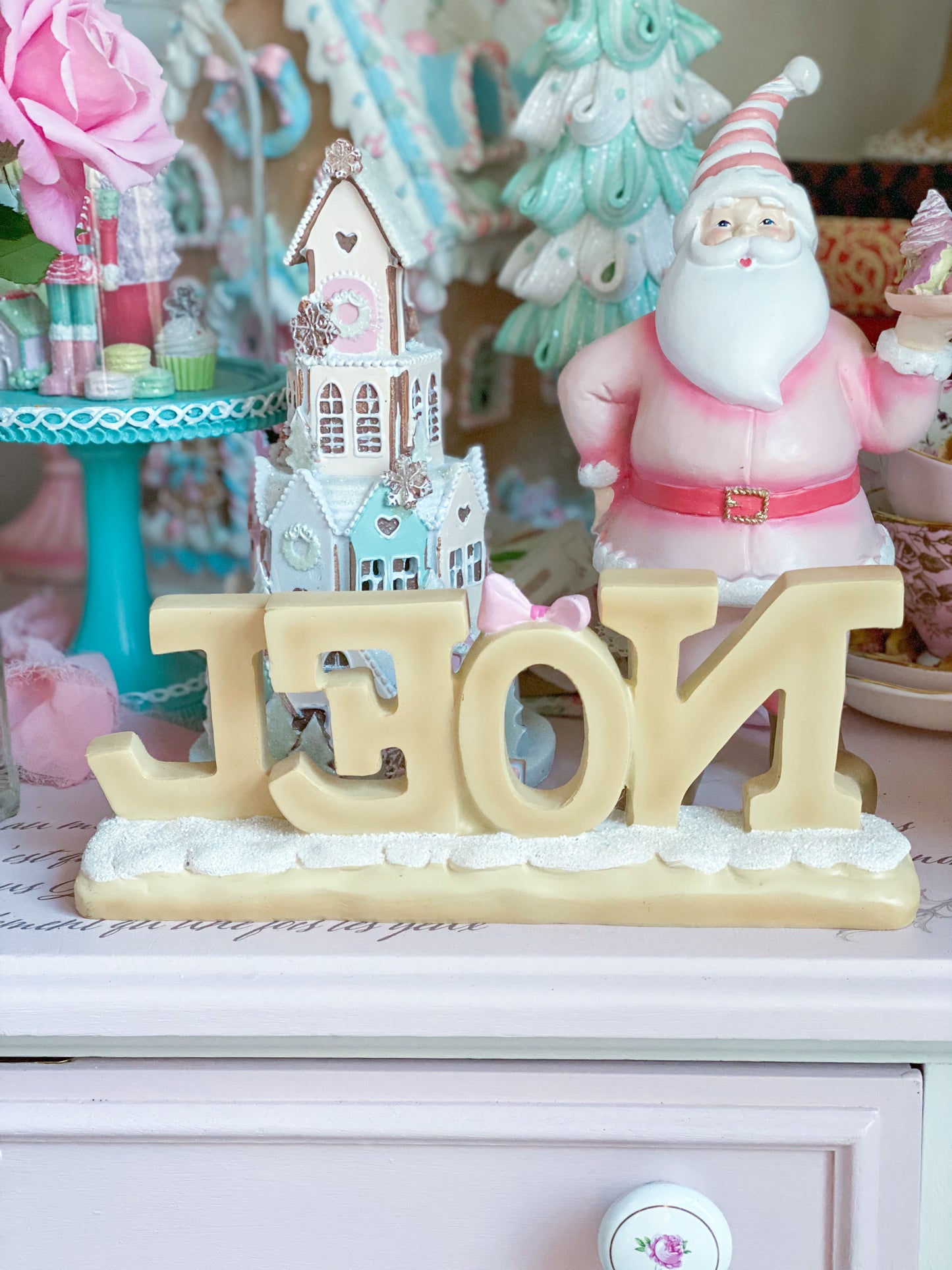Bespoke Noel Gingerbread Sign w/ pink bow & packages