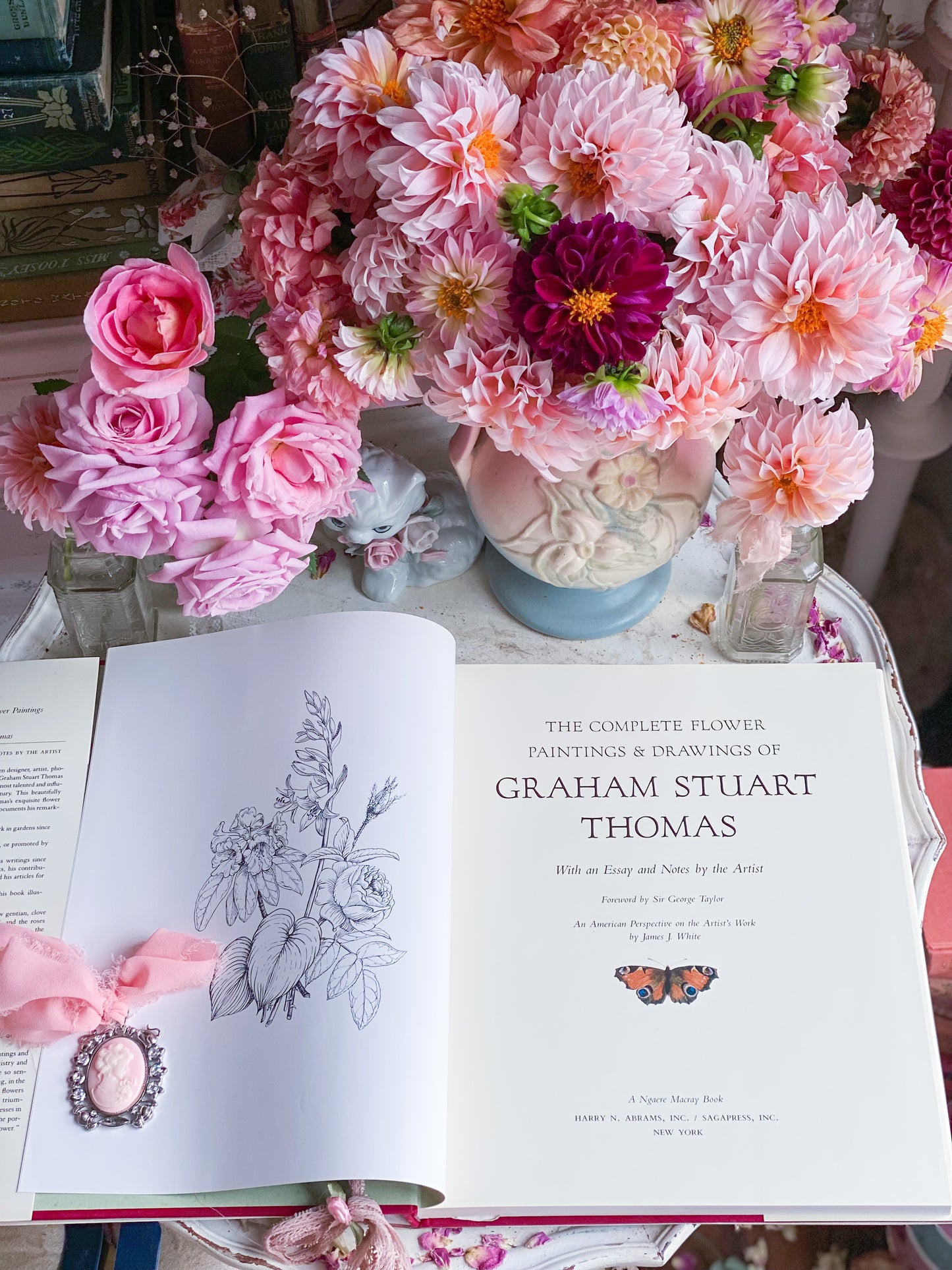 Complete Flower Paintings and Drawings of Graham Stuart Thomas