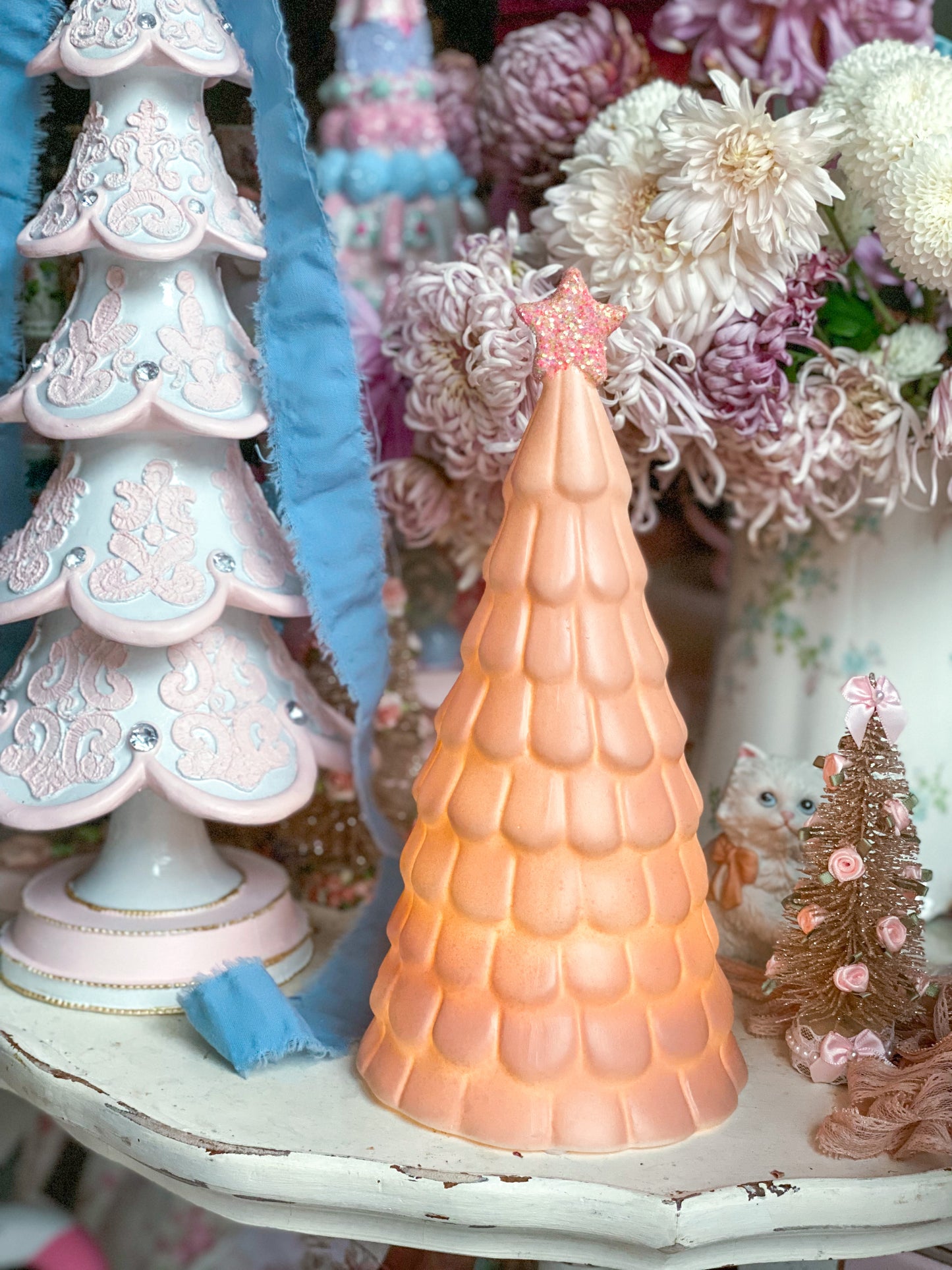 Árbol de iluminación LED Blush Pink a medida con Peach Bellini Glitter Star en la parte superior