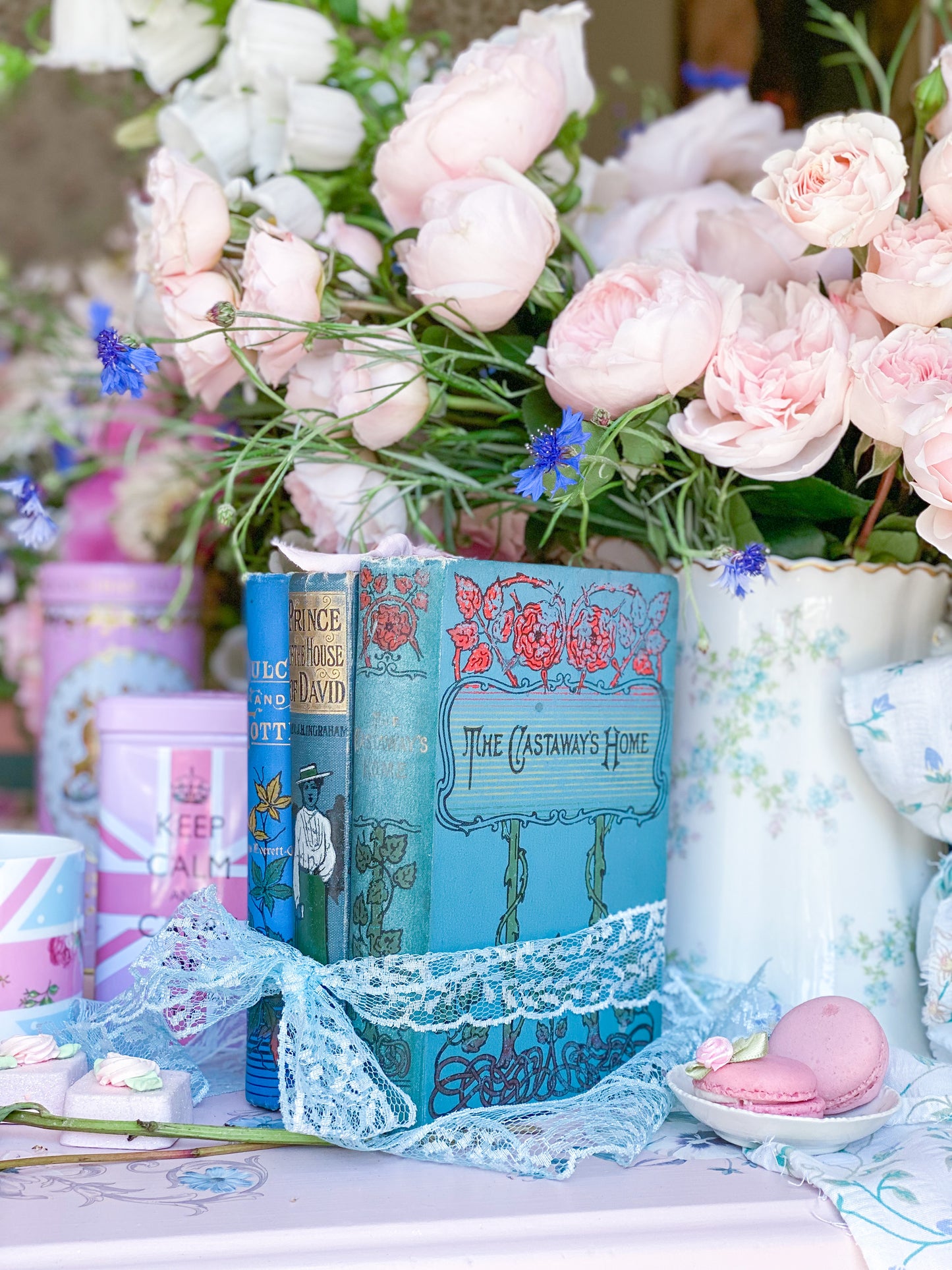 Juego de 3 libros azules con lomos decorativos