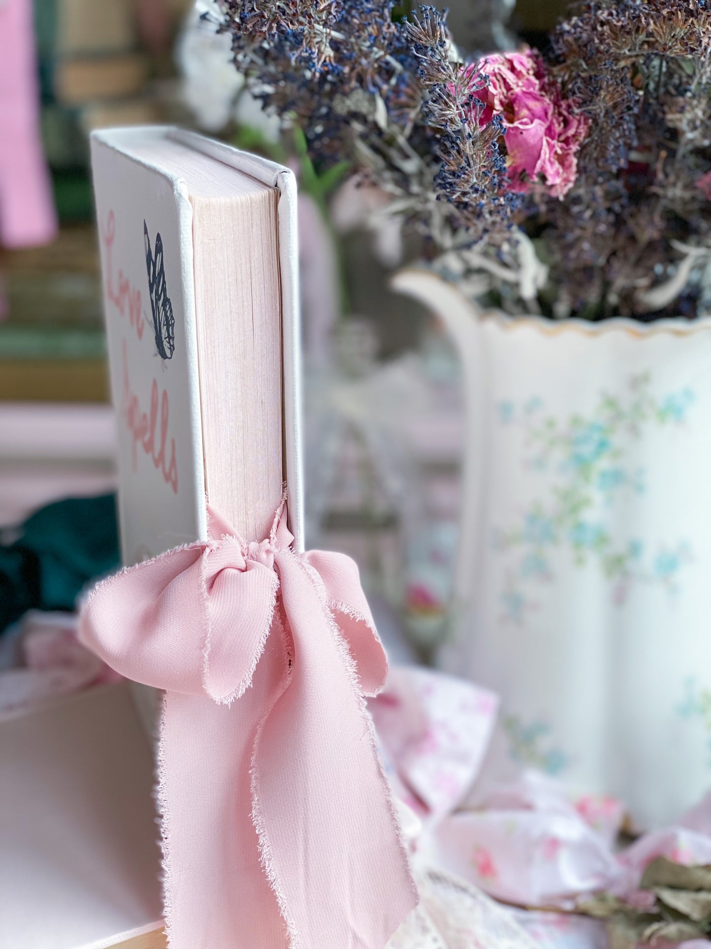 Libro de hechizos de amor pintado a mano a medida