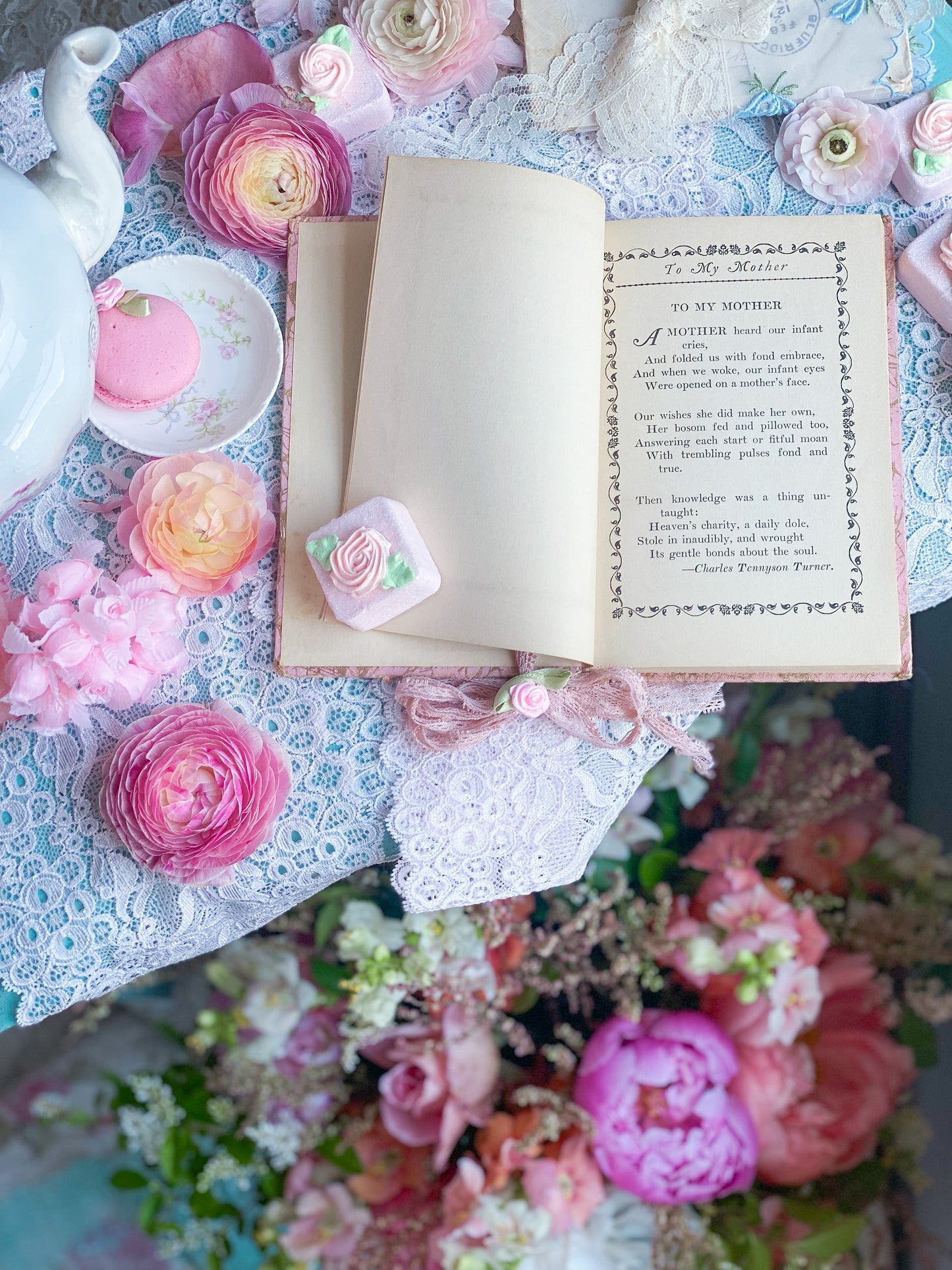 To My Mother - Pink & Gold Mother’s Day Gift Book