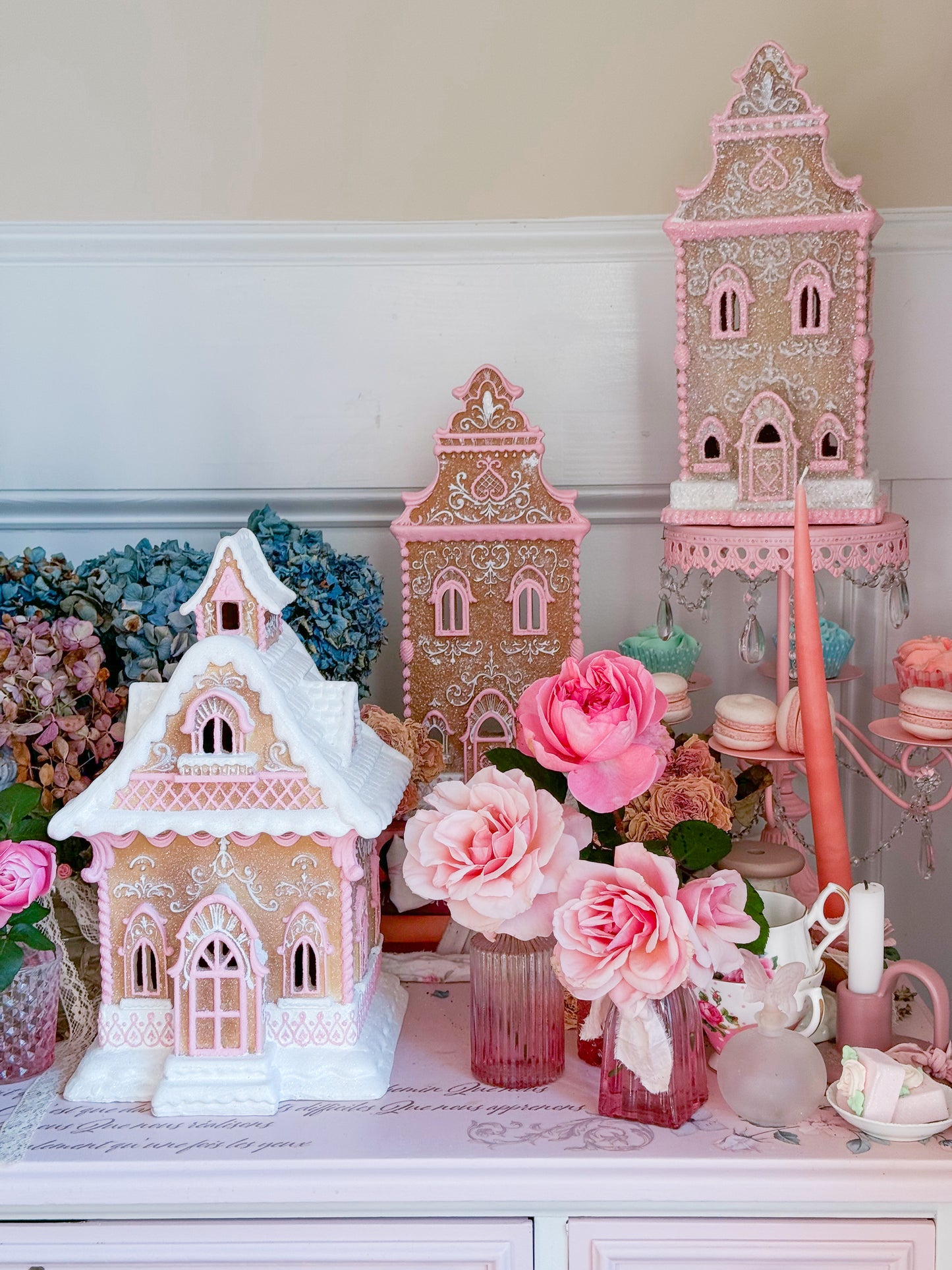 Bespoke Pink Icing Gingerbread House Bundle