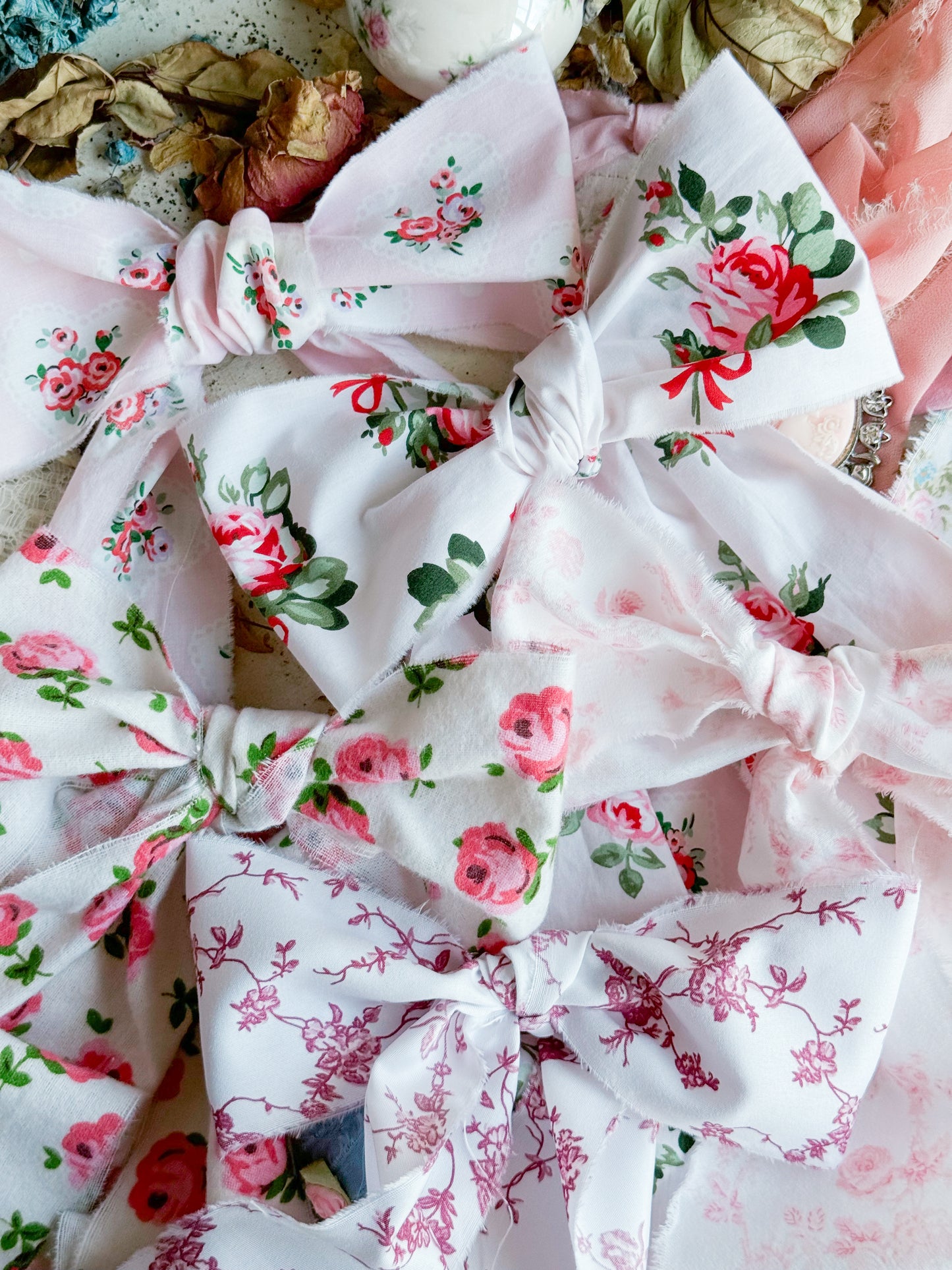 Pink & White Vintage Roses Valentine’s Day Five Bow Sampler Pack