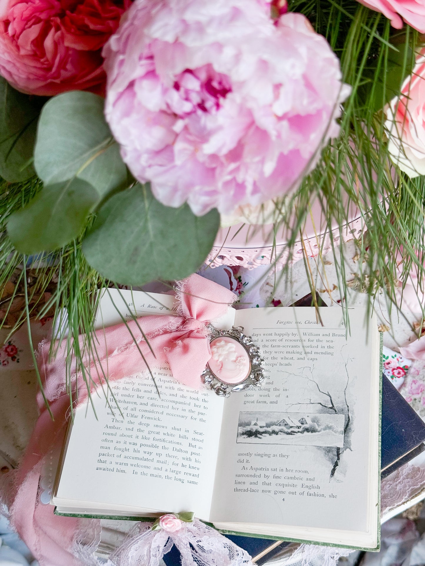 A Rose of A Hundred Leaves with Pink Rose Wreath Garland; First Edition