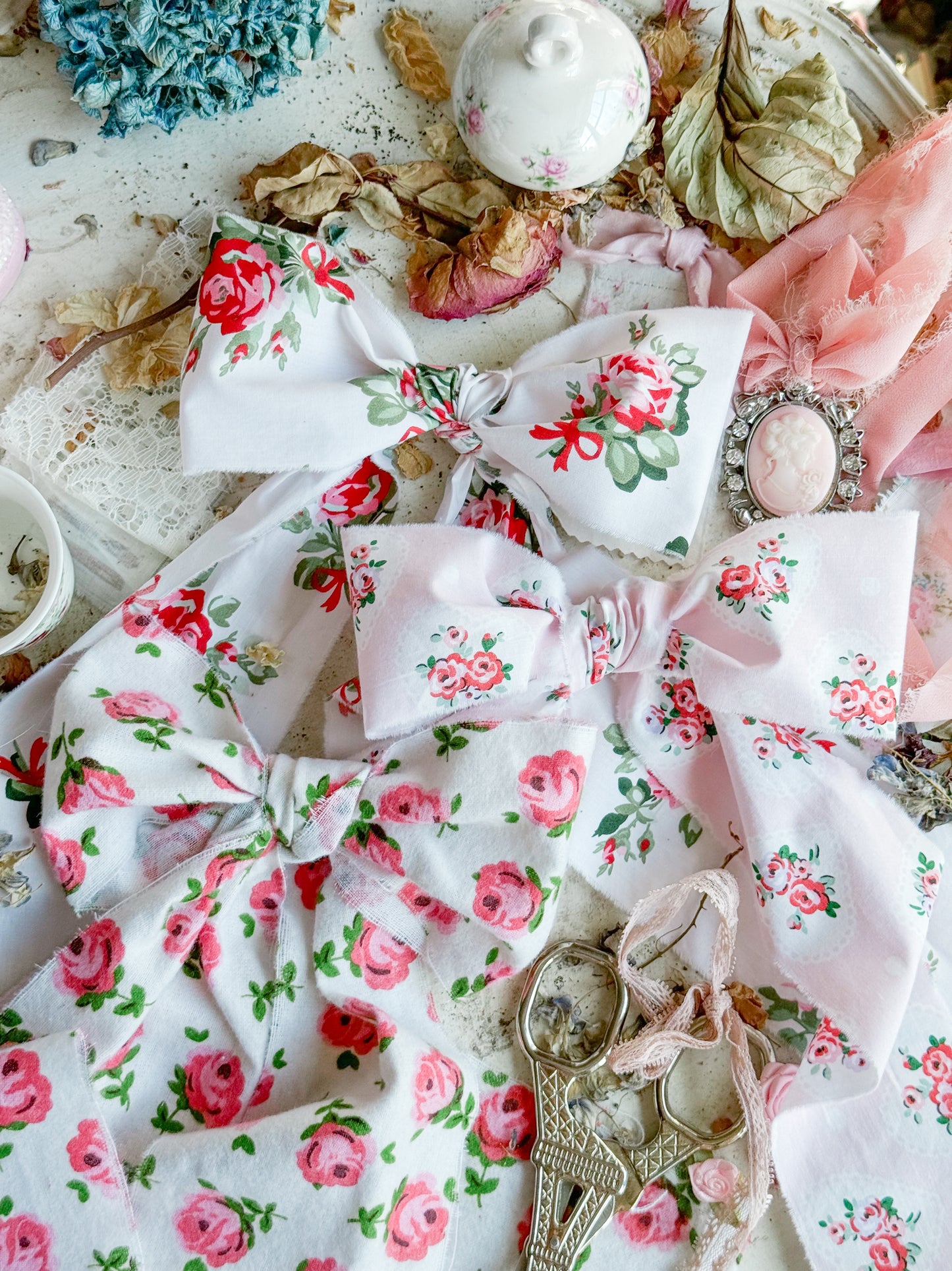 Pink & White Vintage Roses Valentine’s Day Three Bow Sampler Pack