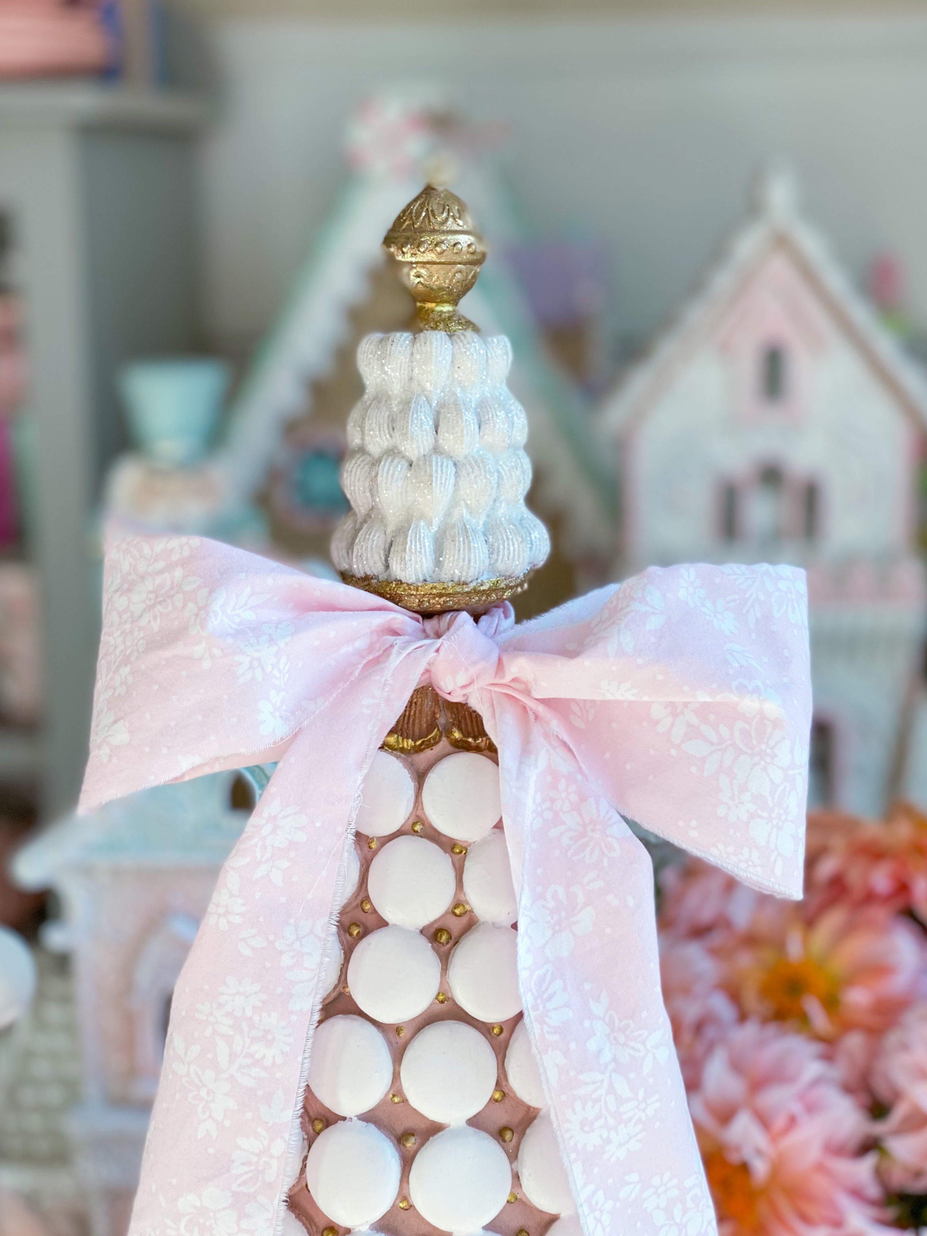 Stunning 20” Pink White Gold Macaroon Tree top