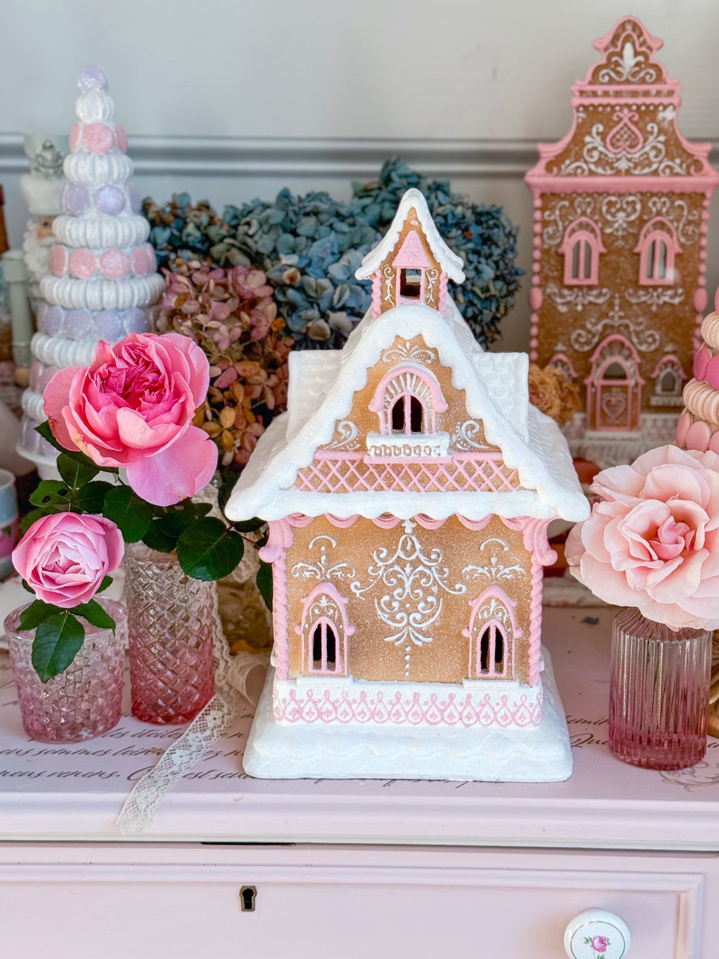 Bespoke Pink Icing Gingerbread House Bundle