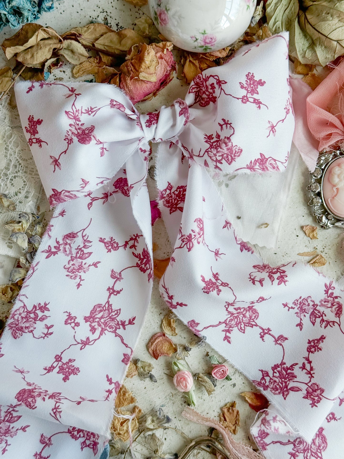 Bespoke Large Bow Set Made of Hand Torn Ribbon in Mauve Pink Floral Toile