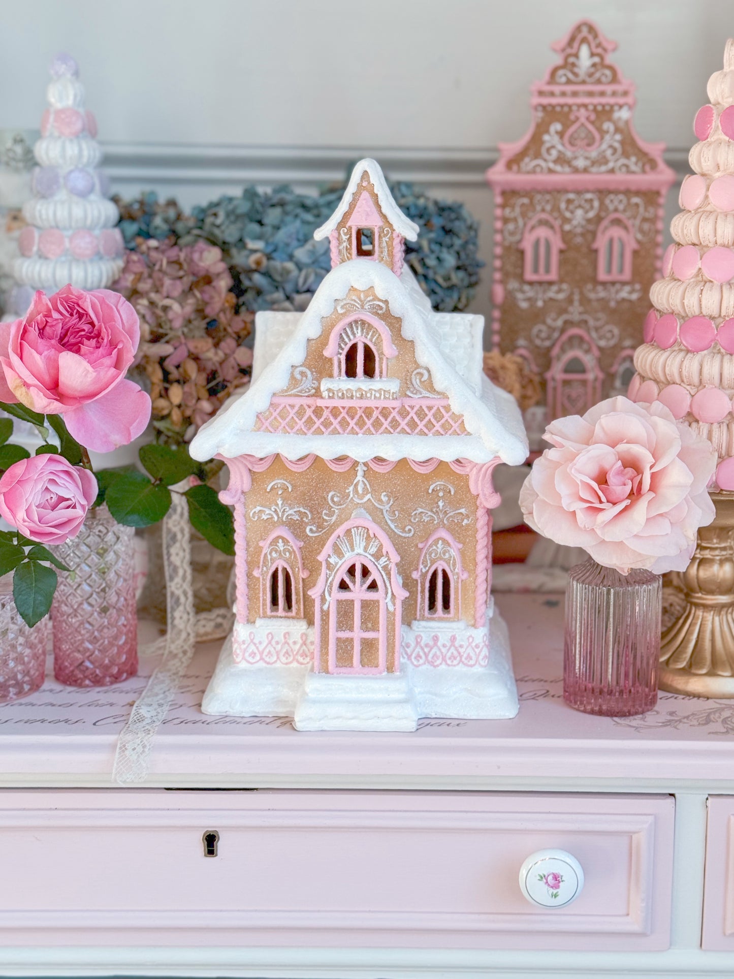 Bespoke Pink Icing Gingerbread House Bundle