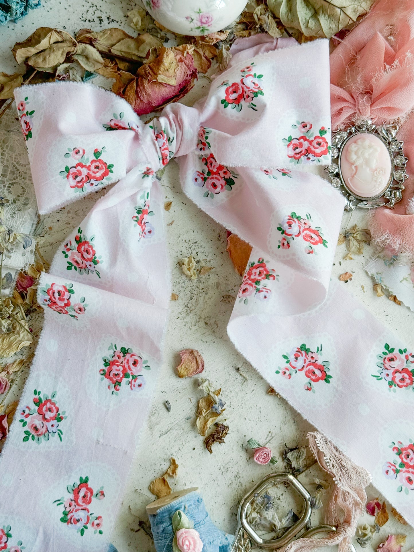 Pink & White Vintage Roses Valentine’s Day Three Bow Sampler Pack