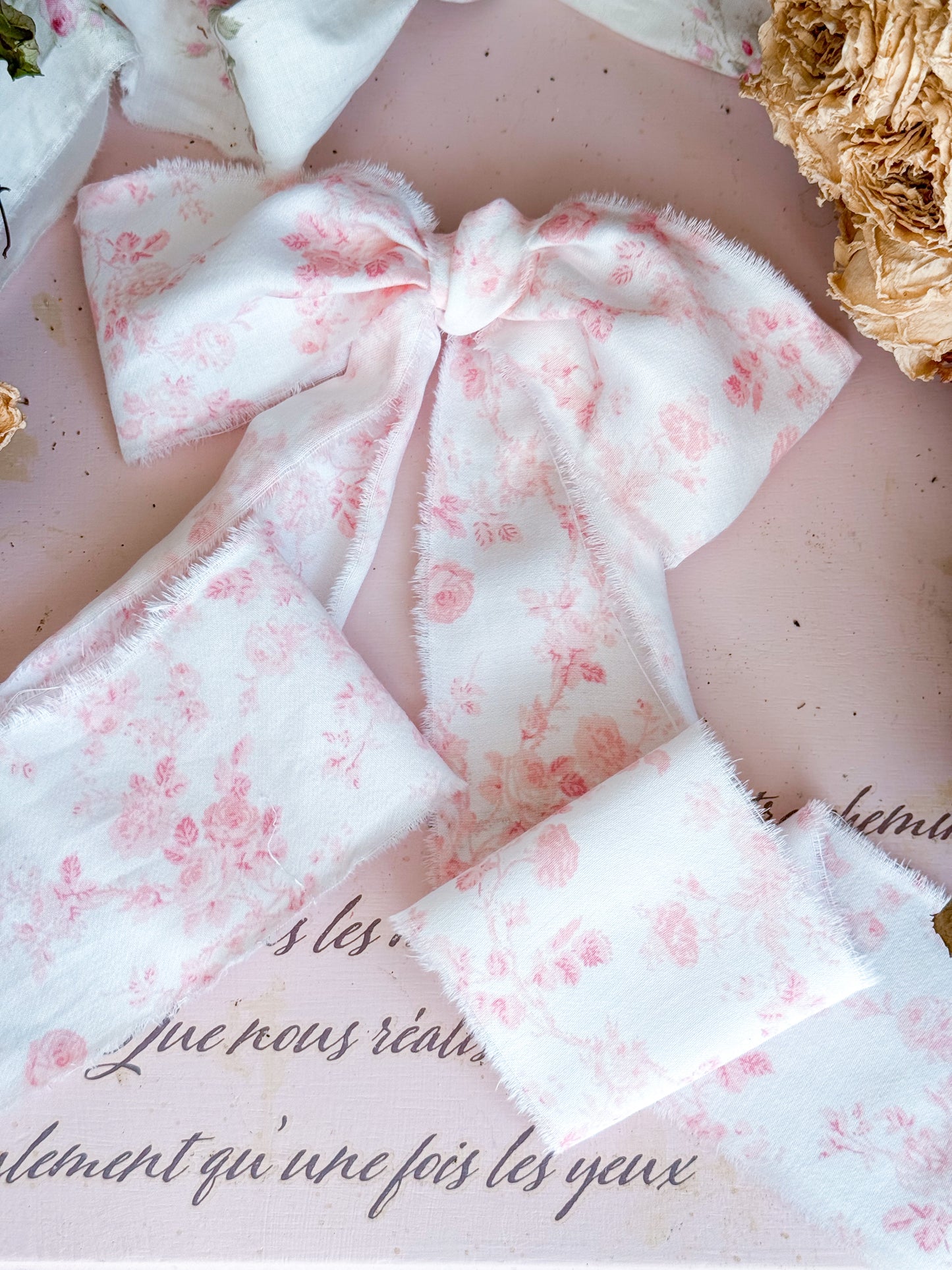 Pink & White Vintage Roses Valentine’s Day Five Bow Sampler Pack