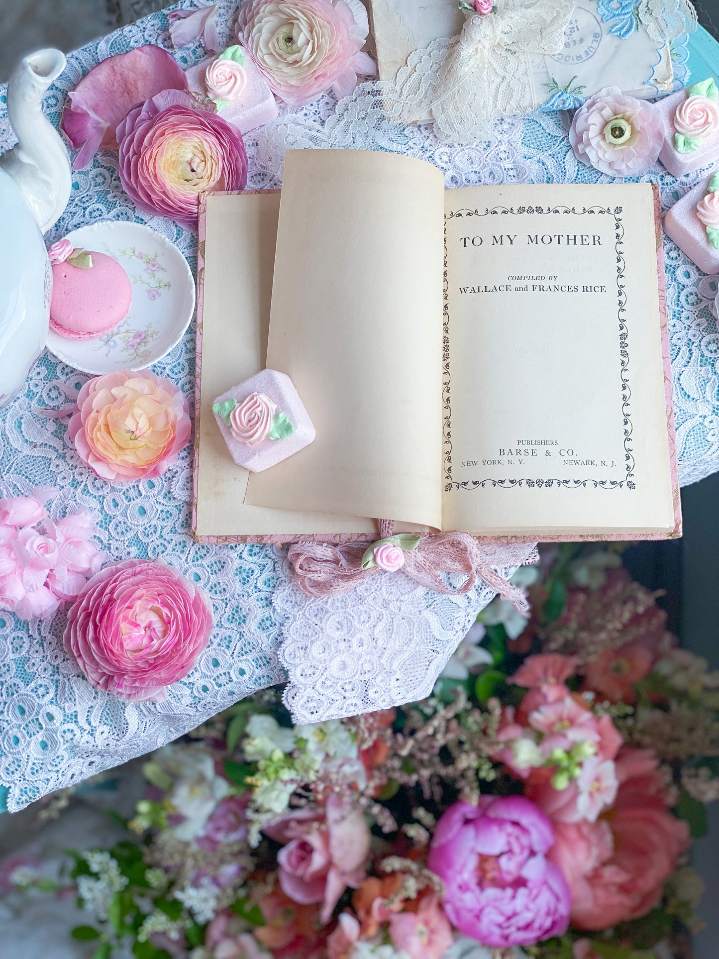 A mi madre - Libro de regalos rosa y dorado para el día de la madre