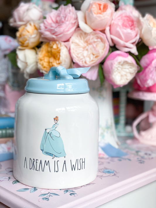Große Rae Dunn Keksdose „A Dream is a Wish“ von Disney Cinderella in Pastellblau