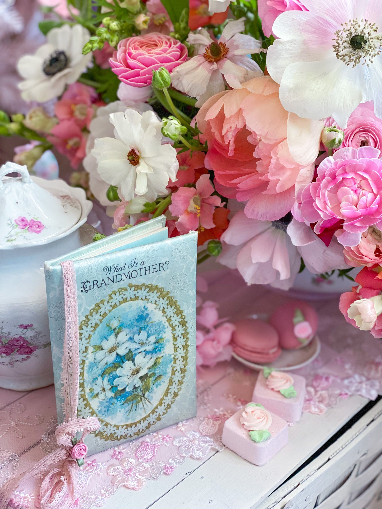 ¿Qué es una abuela? Libro de regalo floral azul