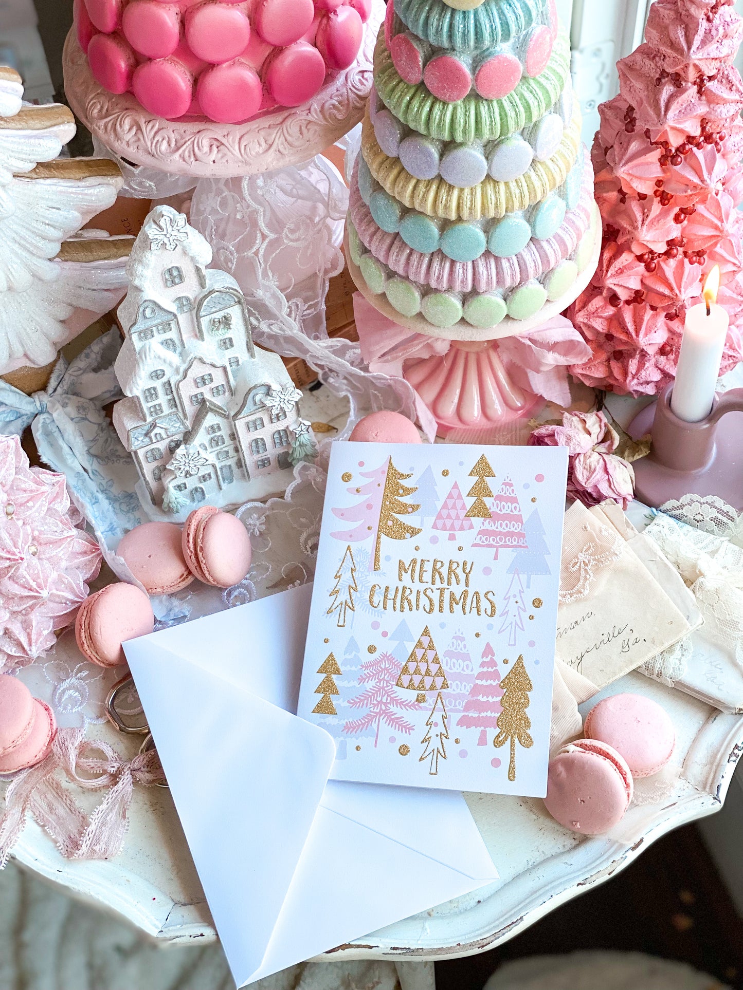 Tarjetas navideñas de árbol de Navidad rosa y dorado