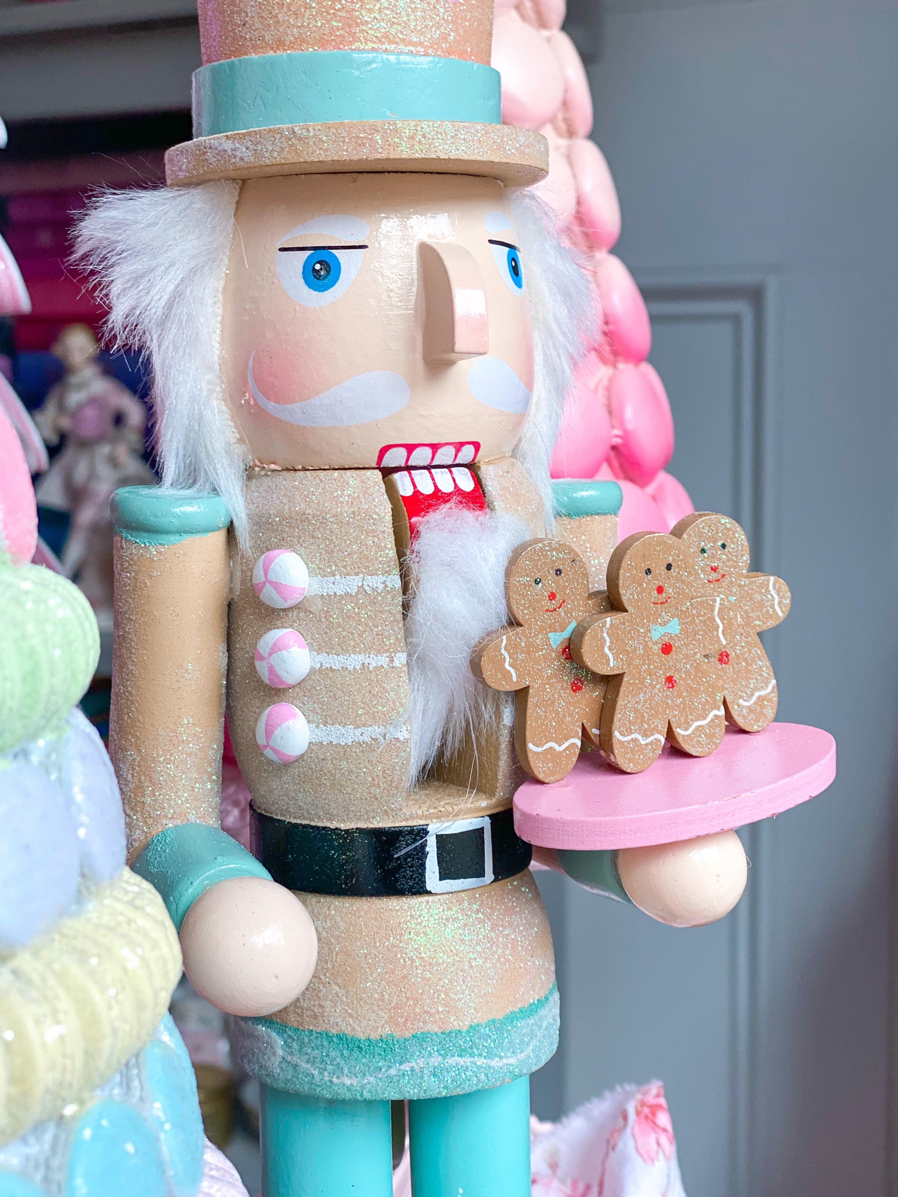 VHTF Beautiful Pastel Gingerbread deals Nutcracker 18”