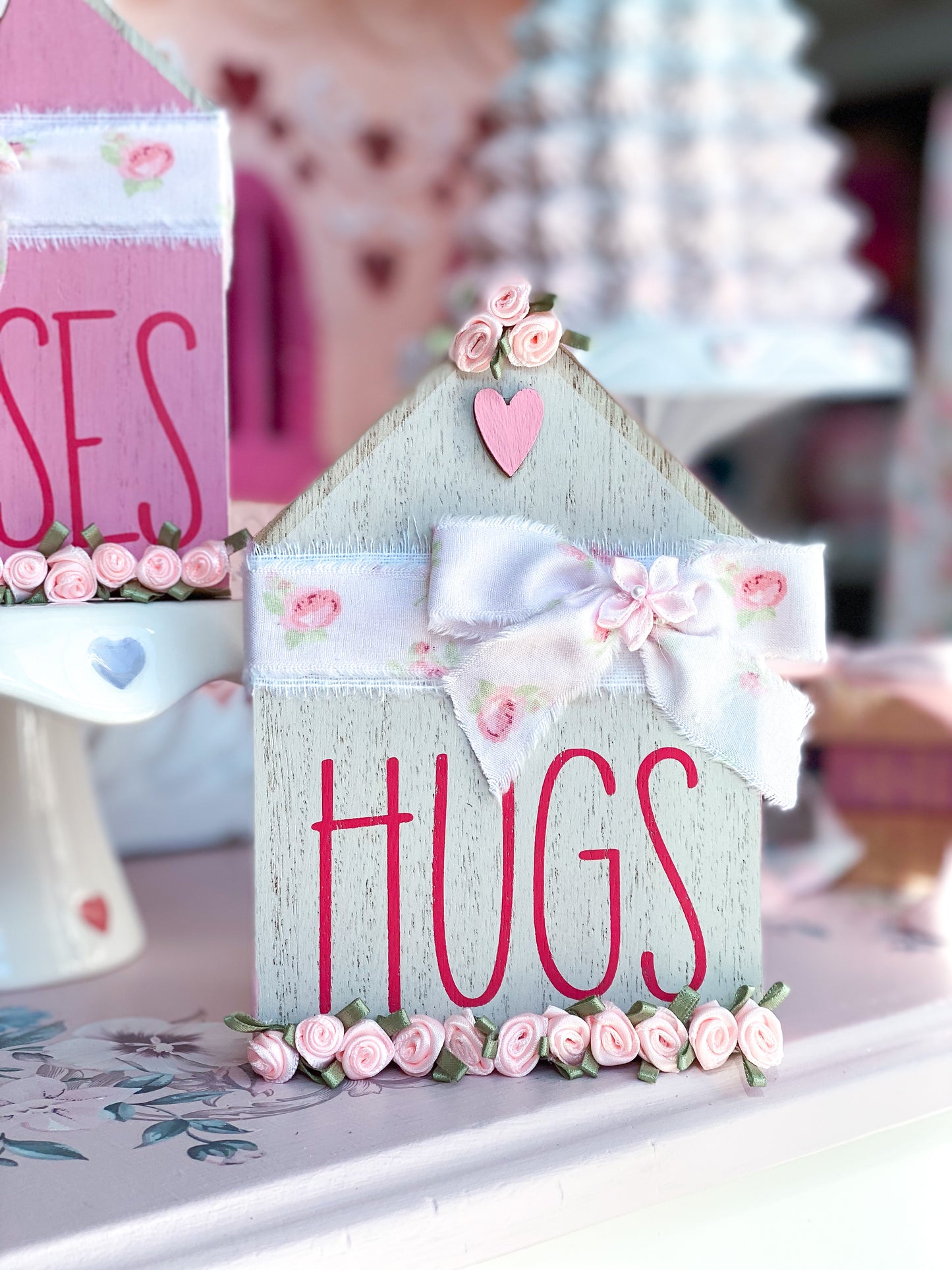 Bespoke Shabby Chic Hugs and Kissed Mini Signs
