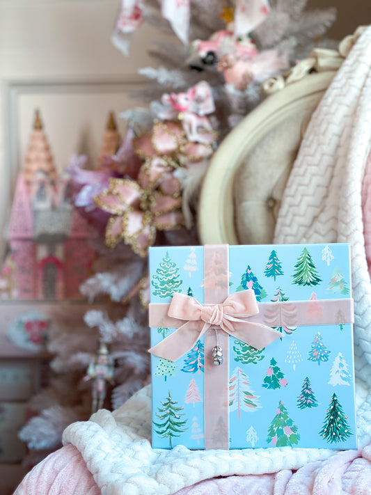 Caja de regalo mediana para árbol de Navidad azul y rubor