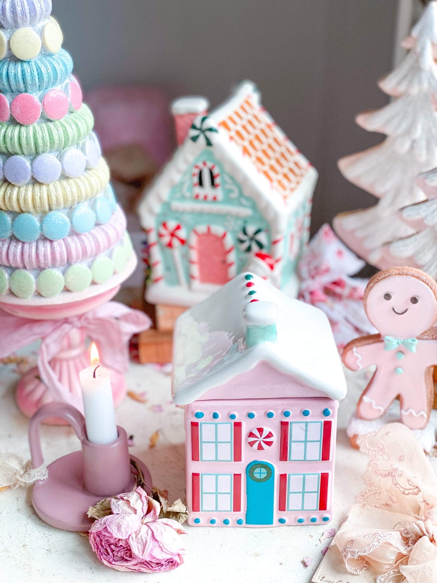 Pink Gingerbread House candle by Isaac Mizrahi